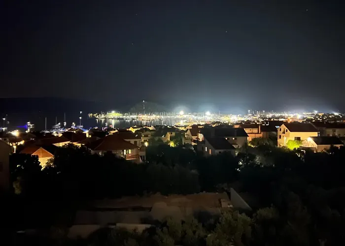 Dvosobni Apartman S Pogledom Na More